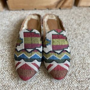 Women’s faux fur-lined slip-on loafers